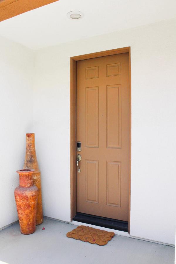 Entire Bungalow W/ Private Pool Near Palm Springs! Indio Eksteriør billede